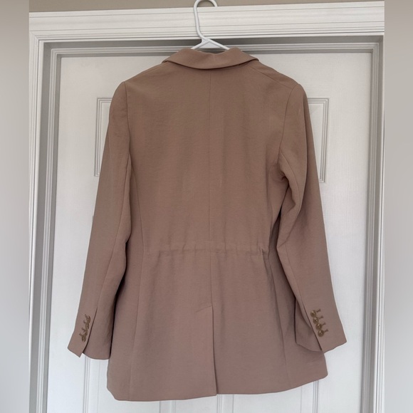 Blazer - Picture 2 of 3